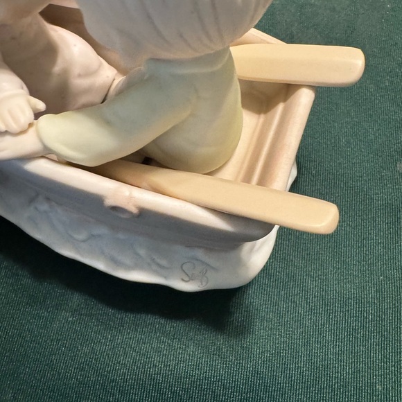 NEW Precious Moments “ Friends Never Drift Apart” 1985 - Picture 11 of 12